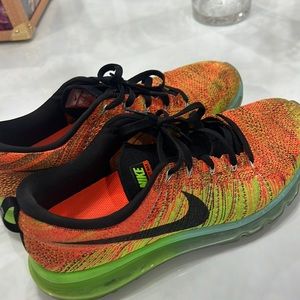 Men’s size 12 nike Flyknit max sneakers